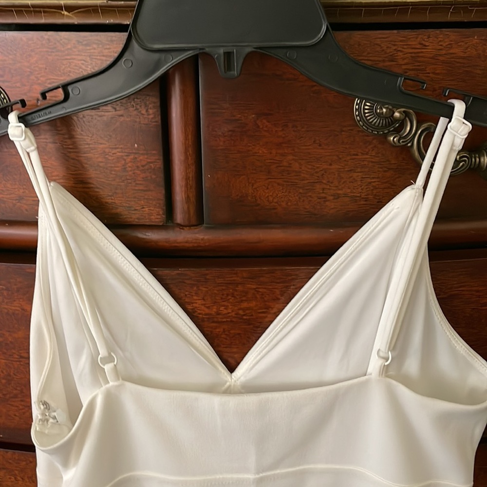 EXPRESS LWD (Little White Dress) 🌹 - Picture 5 of 8